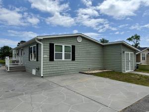 368 East Lake Dr.