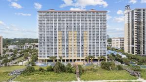 2000 N Ocean Blvd.