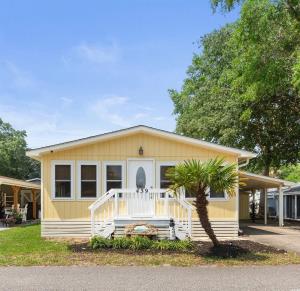 439 Fair Oaks Dr.
